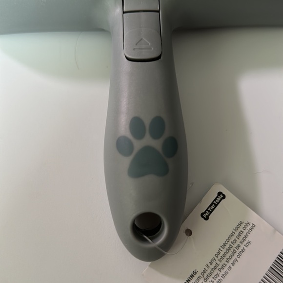 COPY - NWT pet hair remover roll the brush along any surface with pet hair and … - Picture 6 of 7